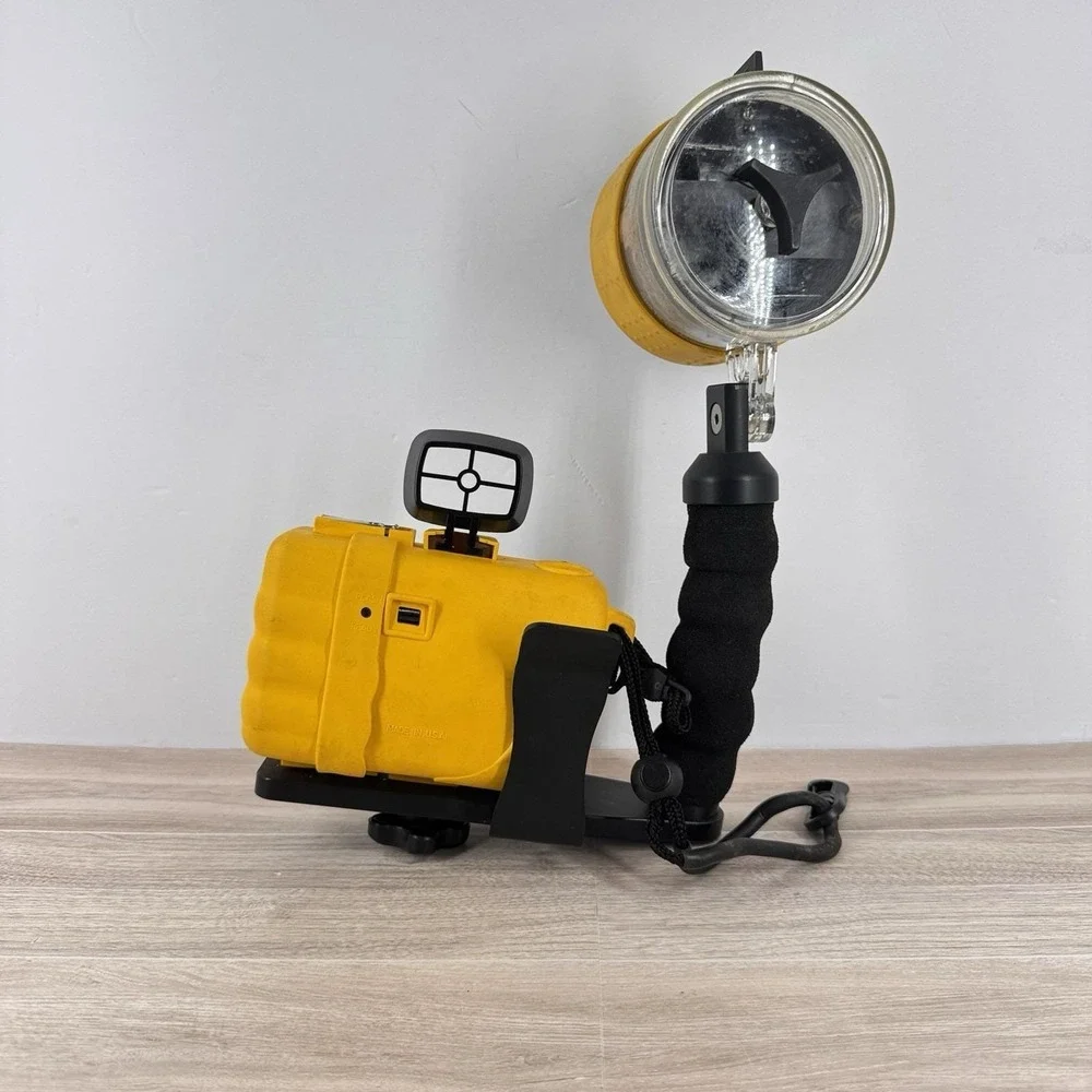 SeaLife ReefMaster‎ RC SL201 35mm Underwater Film Camera Housing Strobe